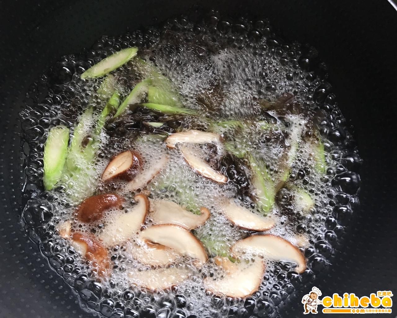 紫菜芦笋汤的做法 步骤2